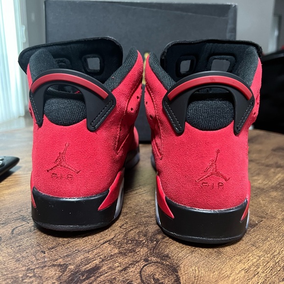 Air Jordan 6 Retro (GS) - Picture 6 of 8